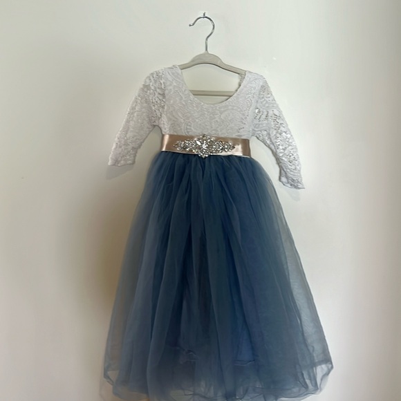 Beautiful occasion/flower girl dress - Picture 1 of 6
